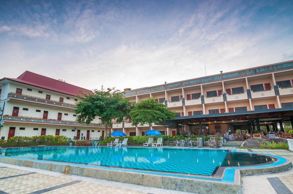 Bintan Agro Beach Resort & Spa Teluk Bakau Extérieur photo